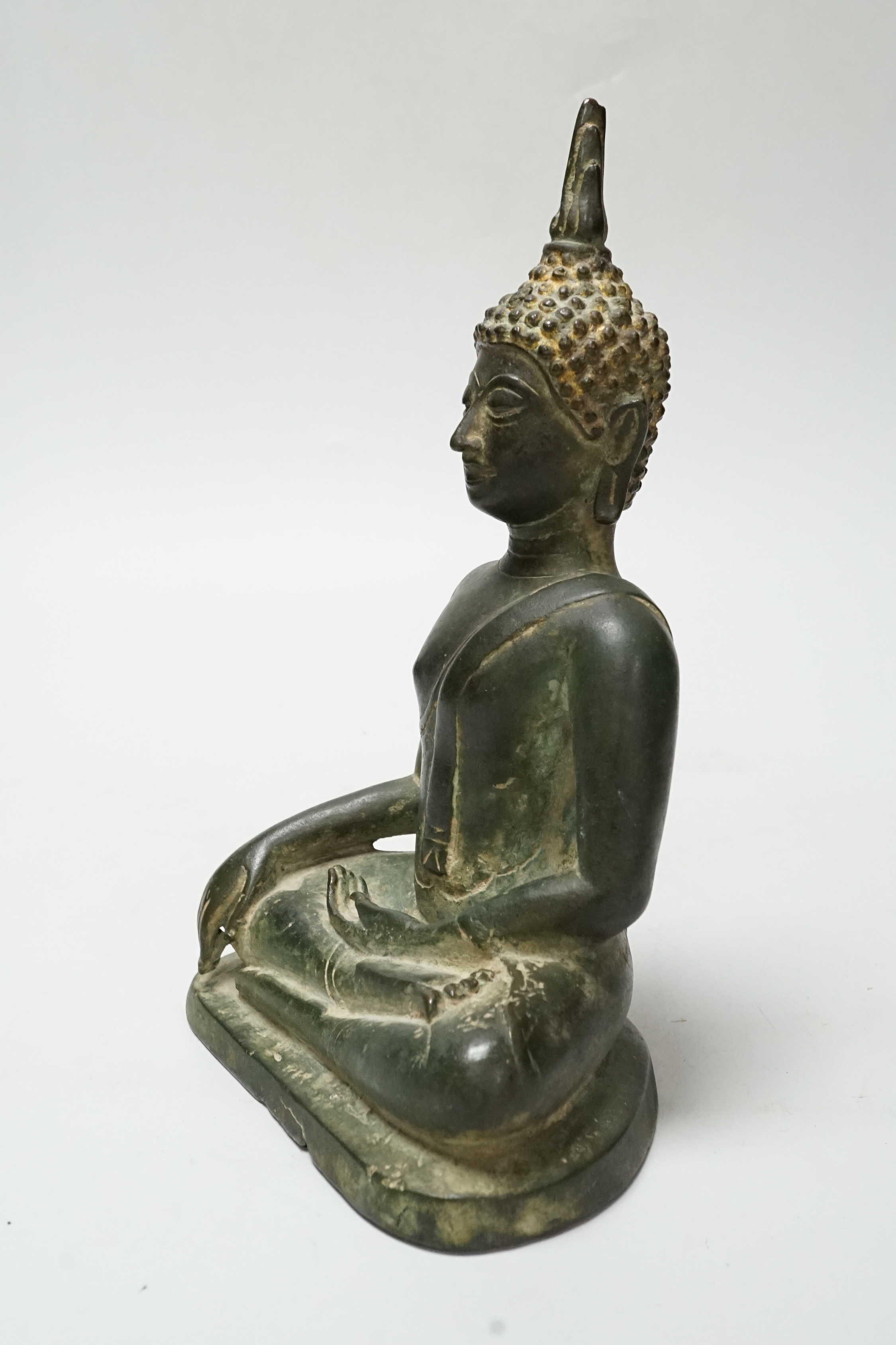 A Thai bronze model of Buddha, 21cm